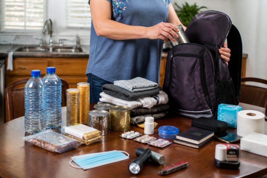 How to Build a Family Emergency Kit: Step-by-Step